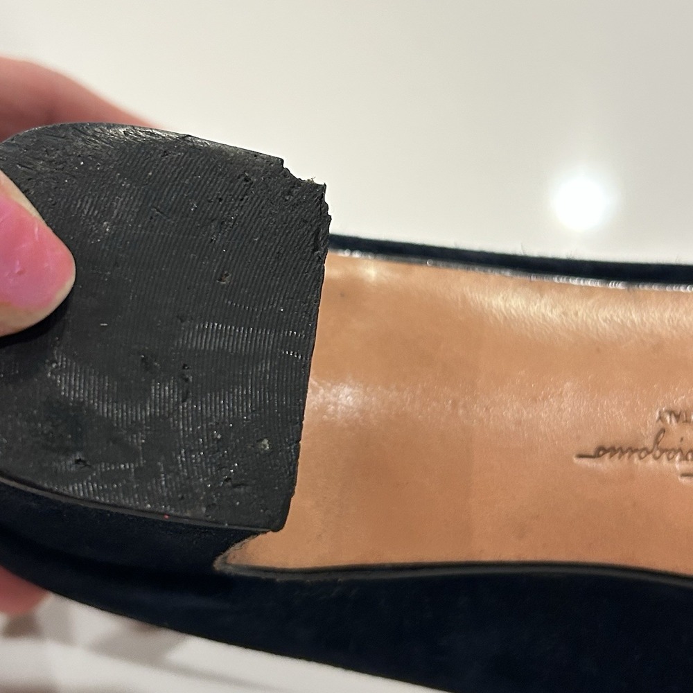 Salvatore Ferragamo Classic Black Suede Leather Closed Toe‎ Pump Heels Shoe 8 AA - Picture 10 of 15